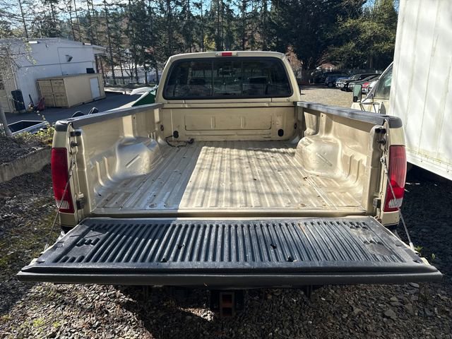 Used 2001 Ford F350 Lariat image 12