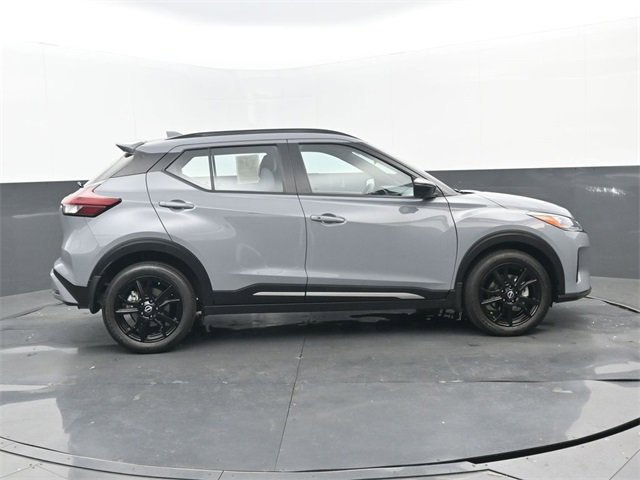Used 2024 Nissan Kicks SR w/ SR Premium Package image 2