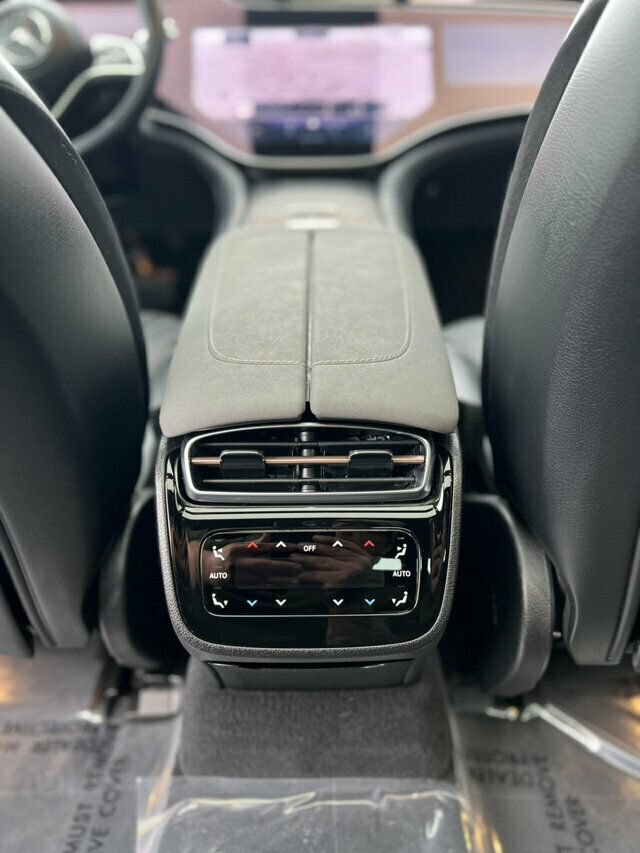 Used 2022 Mercedes-Benz EQS 580 4MATIC Sedan image 21