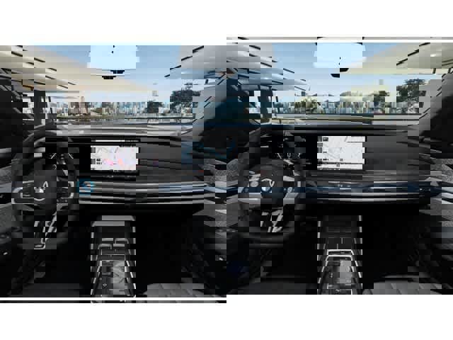 Used 2025 BMW i7 xDrive60 image 11