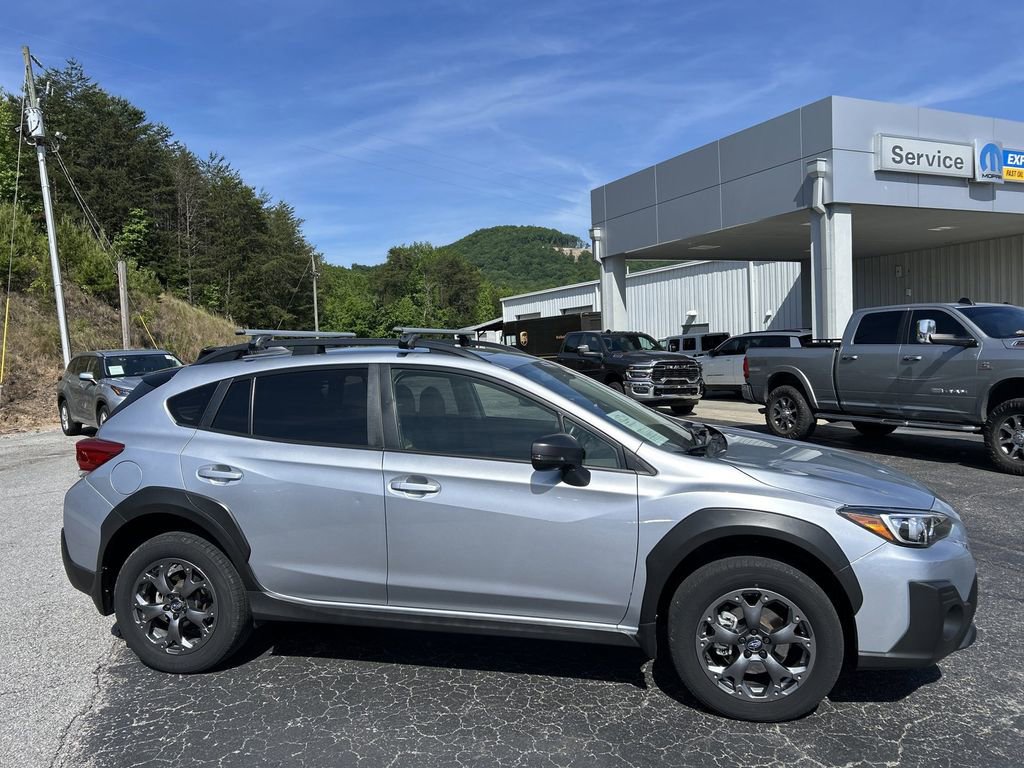 Used 2022 Subaru Crosstrek 2.5i Sport w/ Moonroof Package AWD/4WD image 2