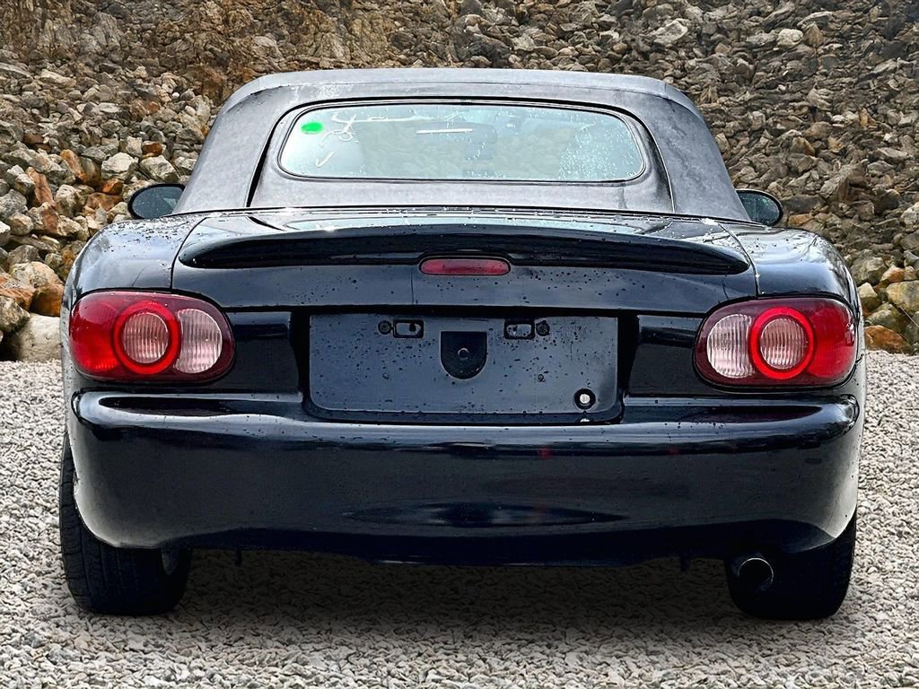 Used 2005 MAZDA MX-5 Miata LS RWD image 4