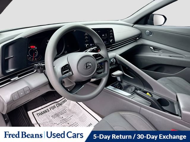 Used 2023 Hyundai Elantra SEL image 11