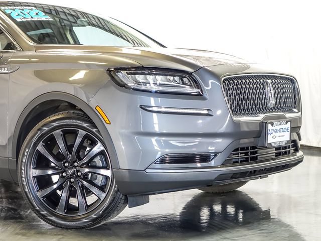 Used 2022 Lincoln Nautilus Reserve w/ Monochromatic Package AWD/4WD image 3