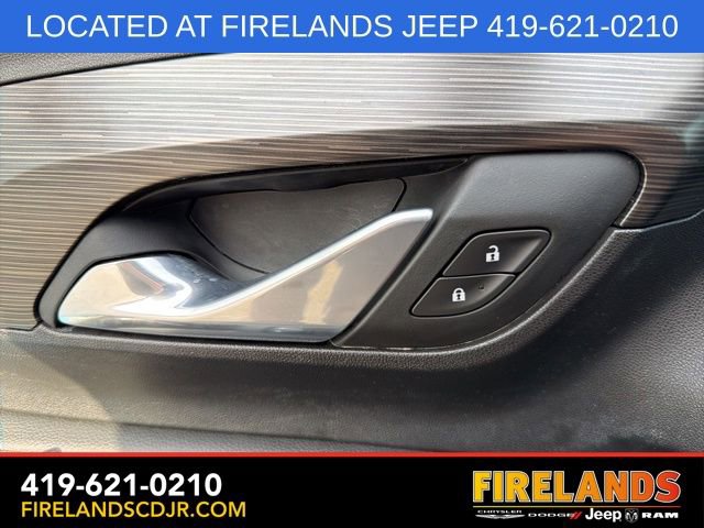 Used 2024 GMC Terrain SLE w/ LPO, Floor Liner Package image 17