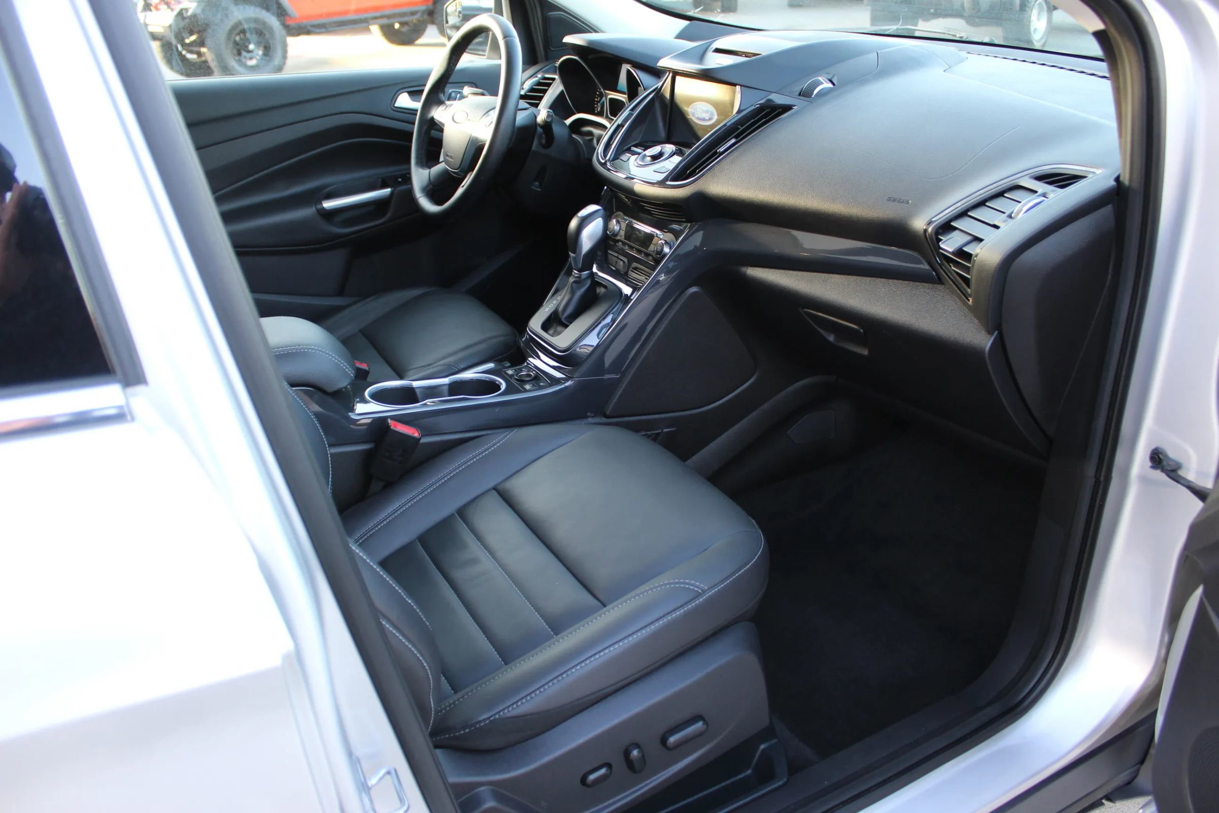 Used 2016 Ford Escape Titanium image 27