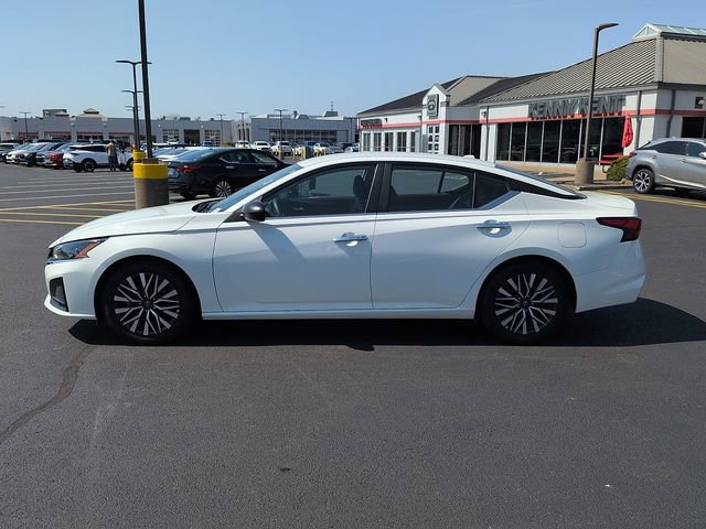 Used 2025 Nissan Altima 2.5 SV image 4