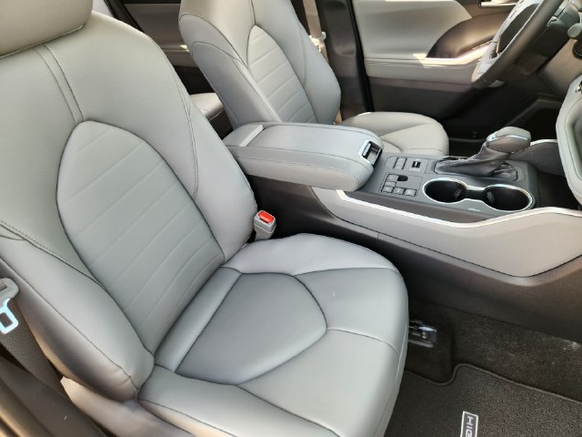 New 2026 Toyota Highlander XLE AWD/4WD image 10