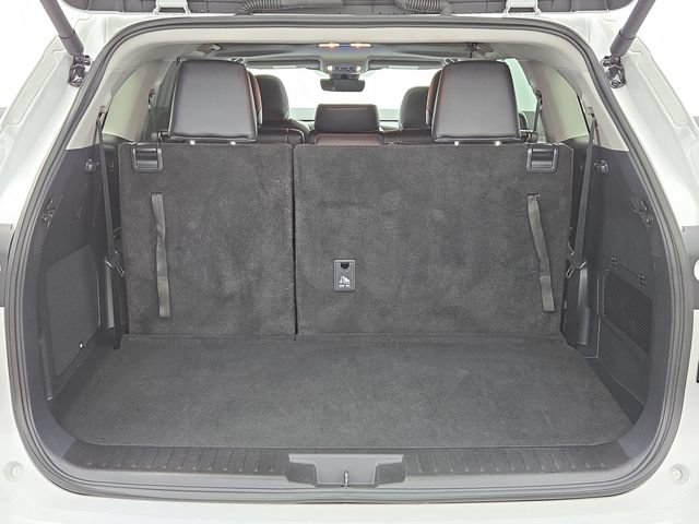 Certified 2025 Toyota Highlander Limited AWD/4WD image 33