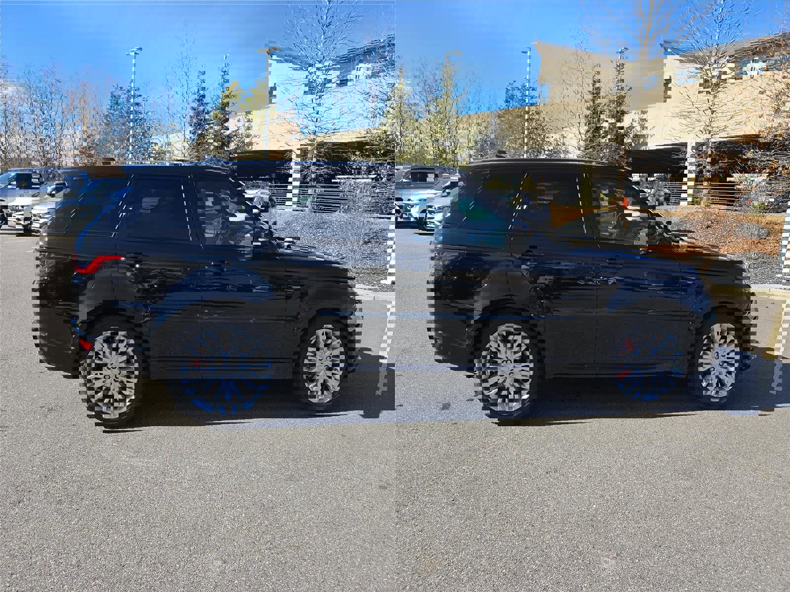 Used 2018 Land Rover Range Rover Sport Supercharged image 2