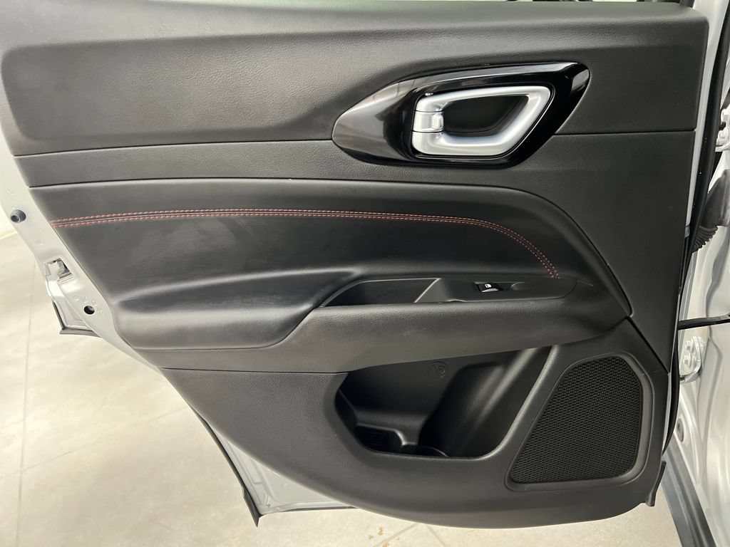 Used 2024 Jeep Compass Trailhawk AWD/4WD image 18