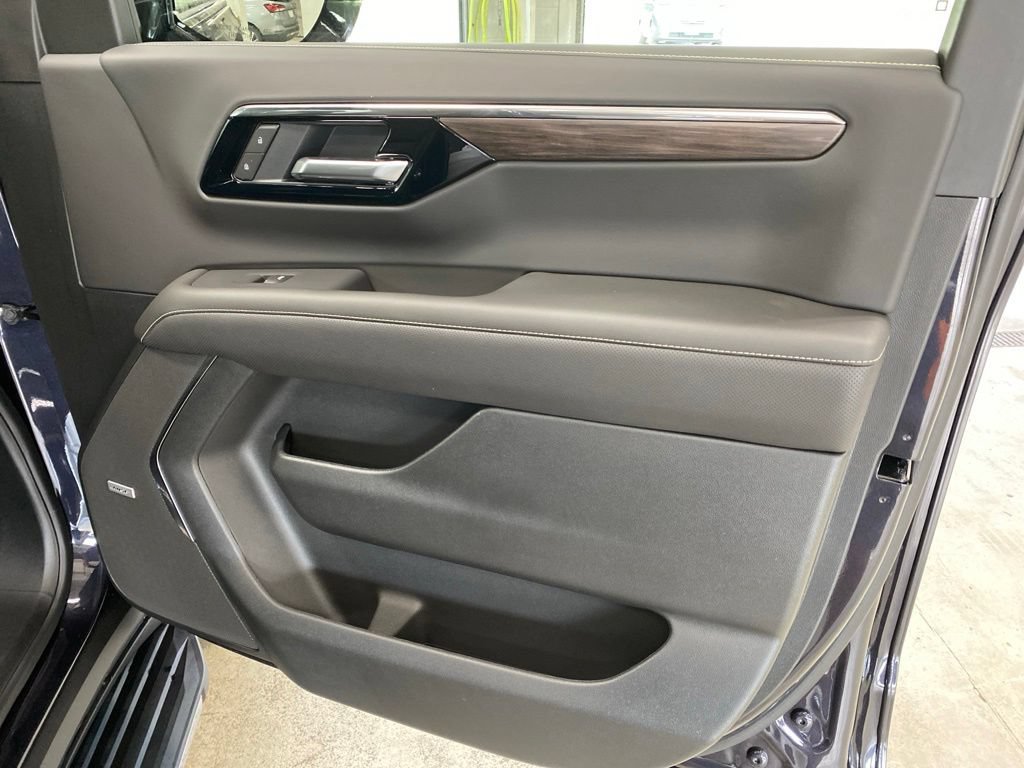 New 2026 Chevrolet Tahoe Premier AWD/4WD image 32