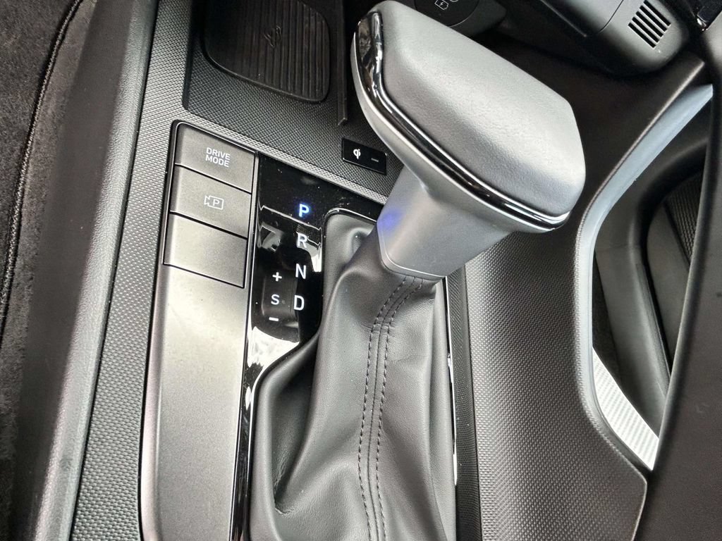 Certified 2026 Hyundai Elantra Sport FWD image 17