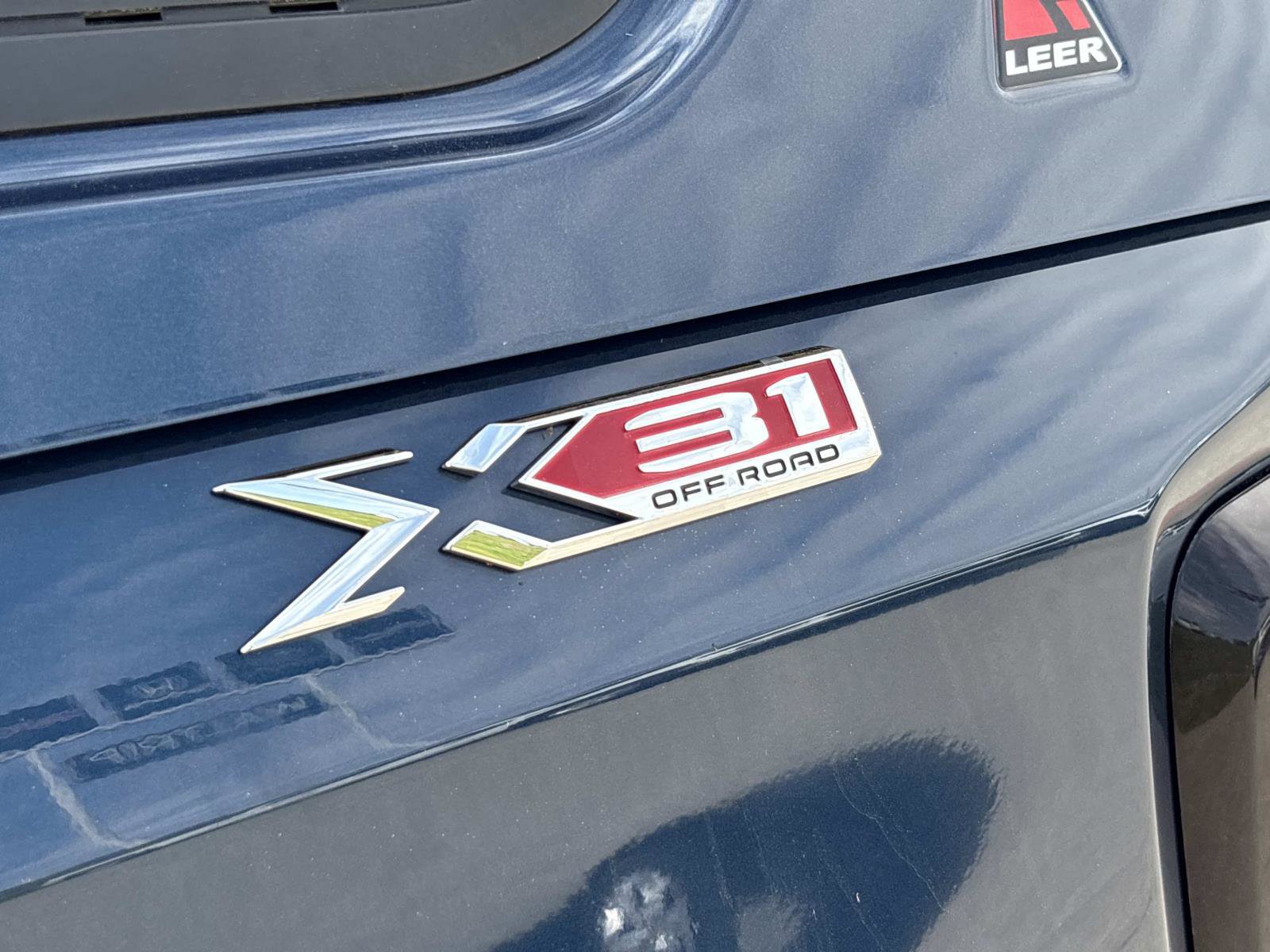 Used 2019 GMC Sierra 1500 SLT w/ SLT Premium Package image 32