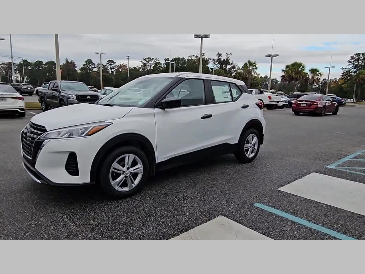 New 2025 Nissan Kicks Play S image 25