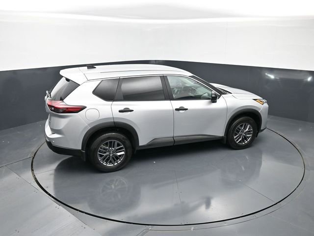 Used 2024 Nissan Rogue S AWD/4WD image 21
