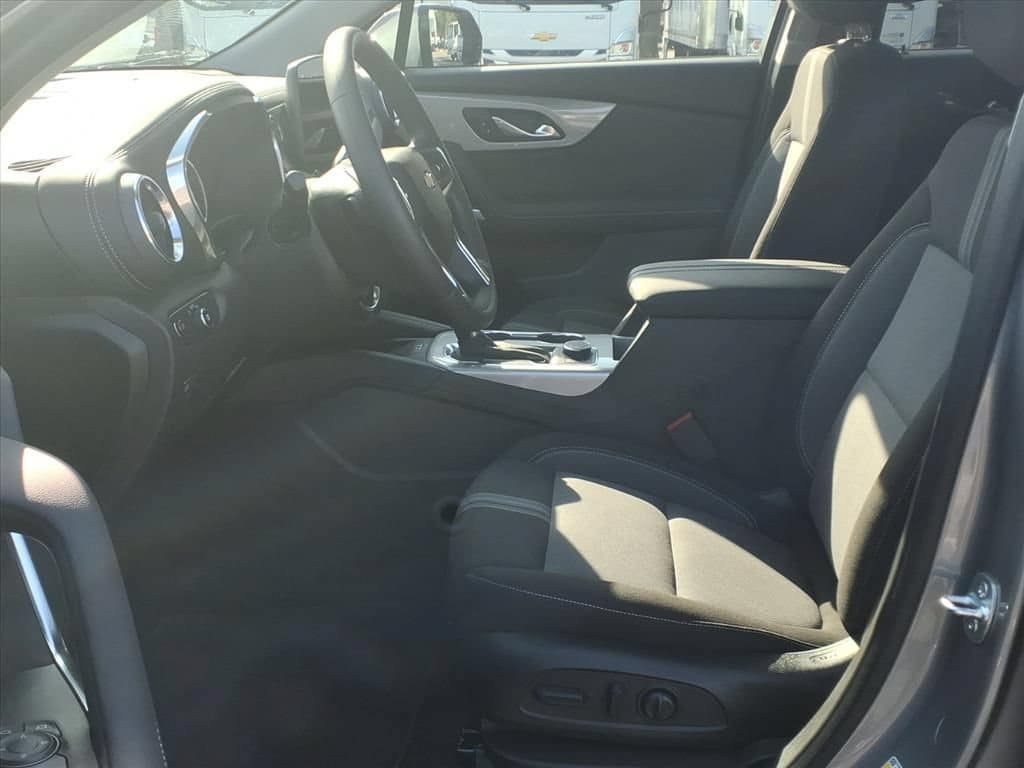 New 2026 Chevrolet Blazer LT w/ Convenience Package AWD/4WD image 16