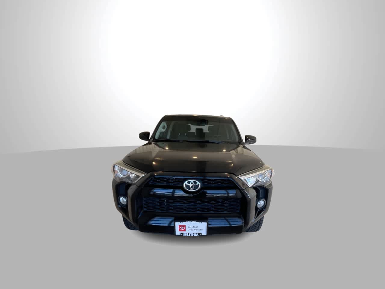 Used 2018 Toyota 4Runner SR5 AWD/4WD image 3