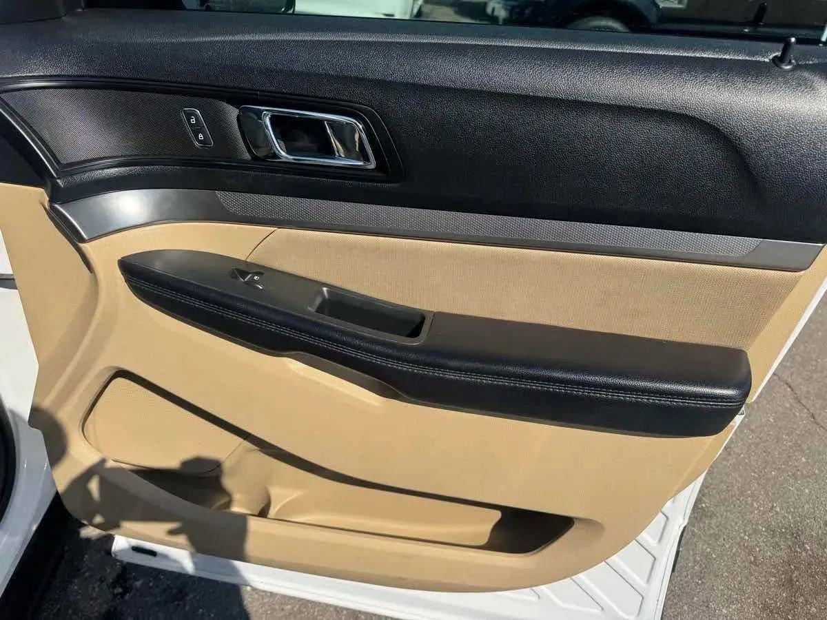 Used 2017 Ford Explorer FWD image 8