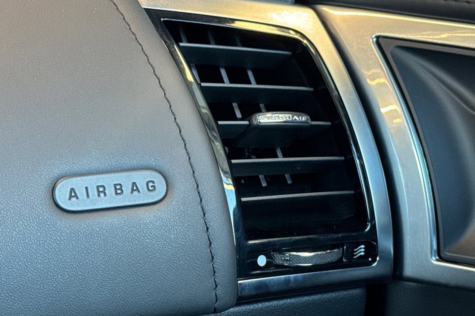 Used 2023 Jaguar F-TYPE R-Dynamic image 24