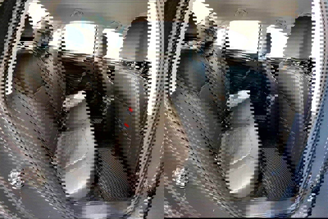 Used 2017 Volkswagen Passat 1.8T R-Line image 20