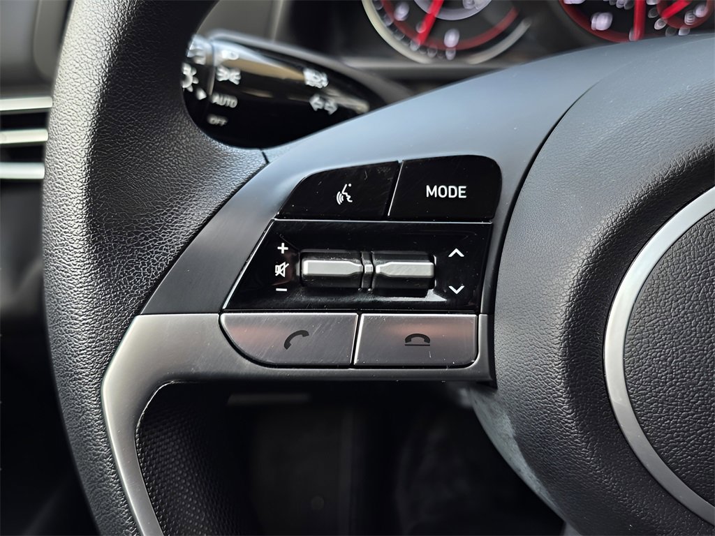 Used 2023 Hyundai Elantra SEL image 25