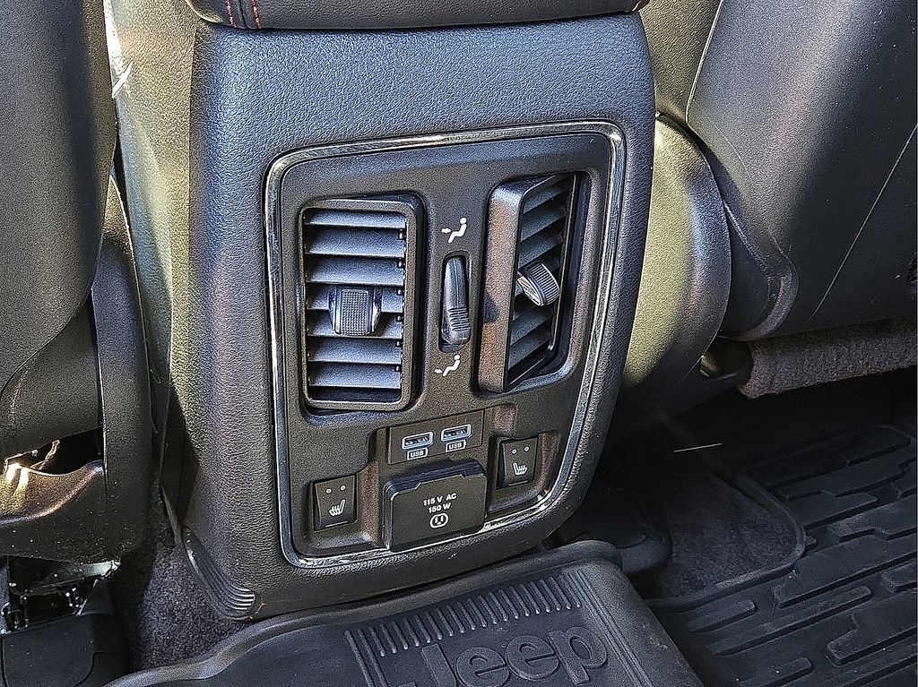 Used 2017 Jeep Grand Cherokee Trailhawk w/ Trailhawk Luxury Group image 18