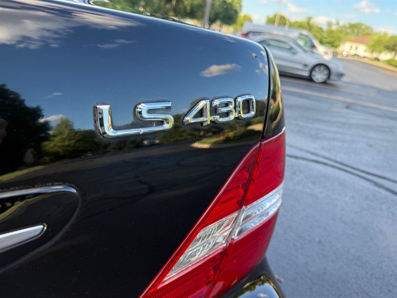 Used 2004 Lexus LS 430 RWD image 28