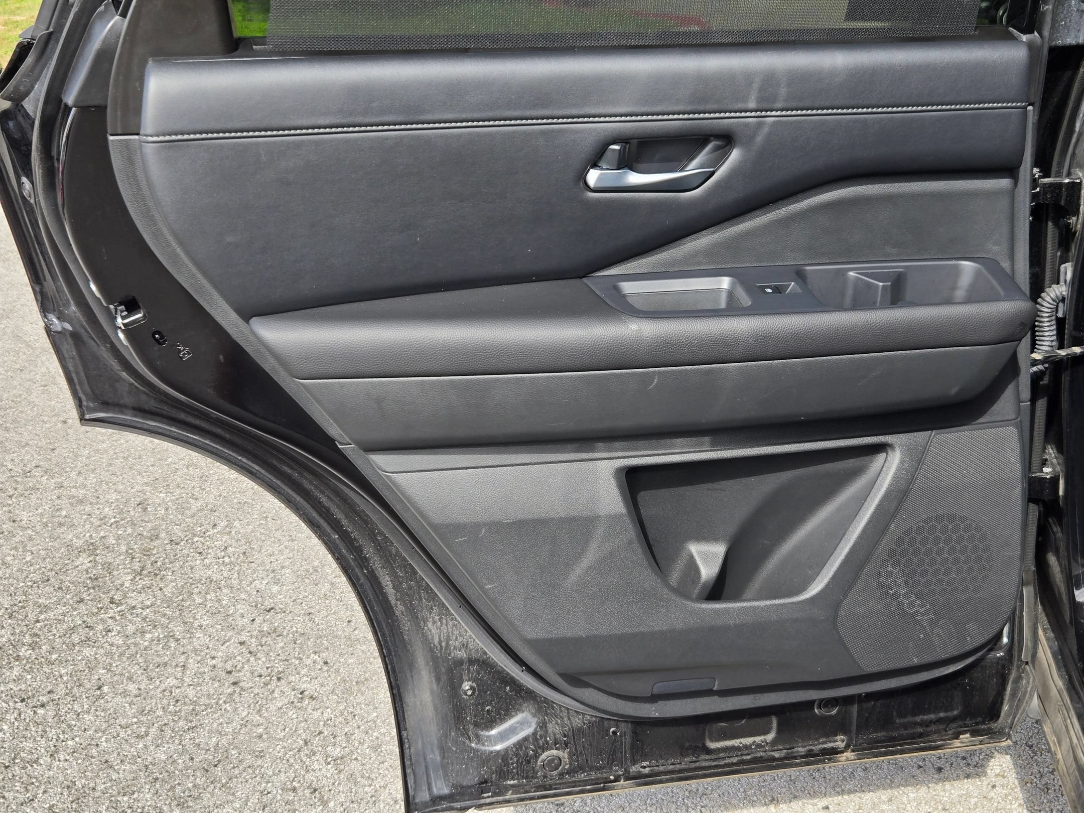 Used 2025 Nissan Pathfinder SL AWD/4WD image 15
