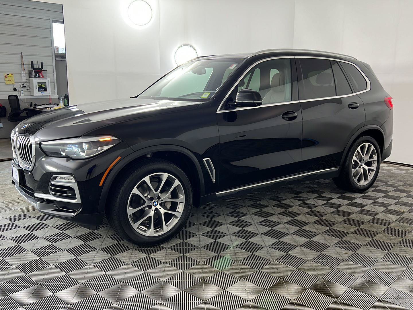 Used 2020 BMW X5 xDrive40i w/ Convenience Package AWD/4WD image 12