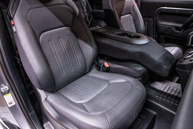 Used 2023 Land Rover Defender 90 X image 25