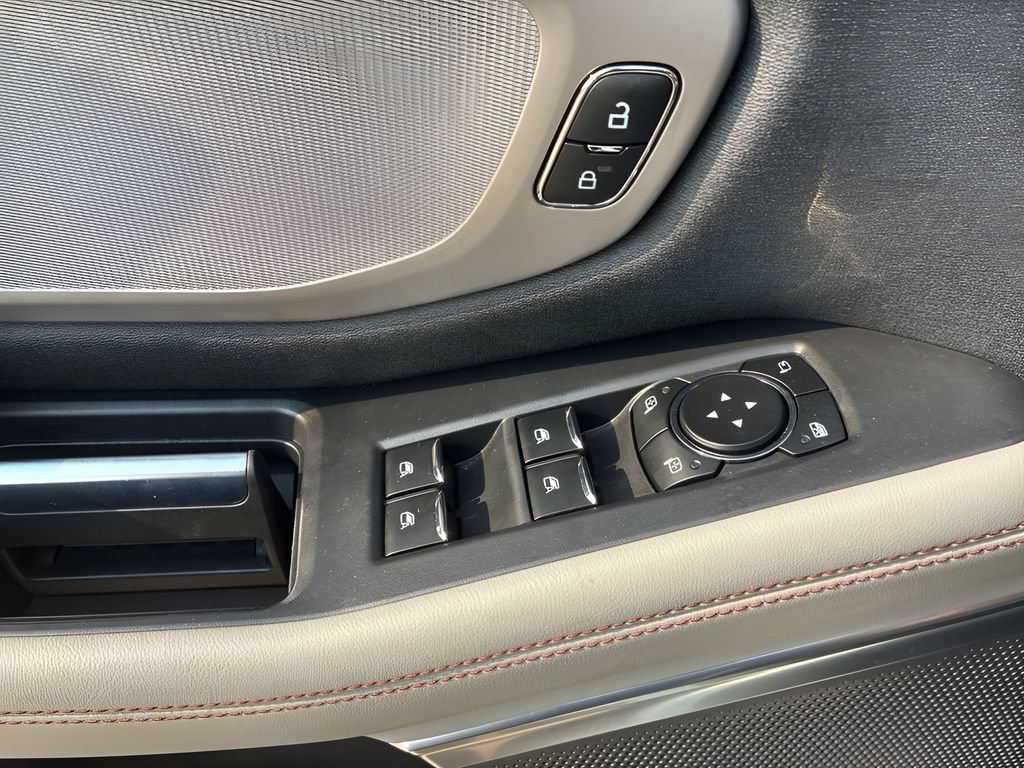 Used 2025 Ford Expedition Active AWD/4WD image 23