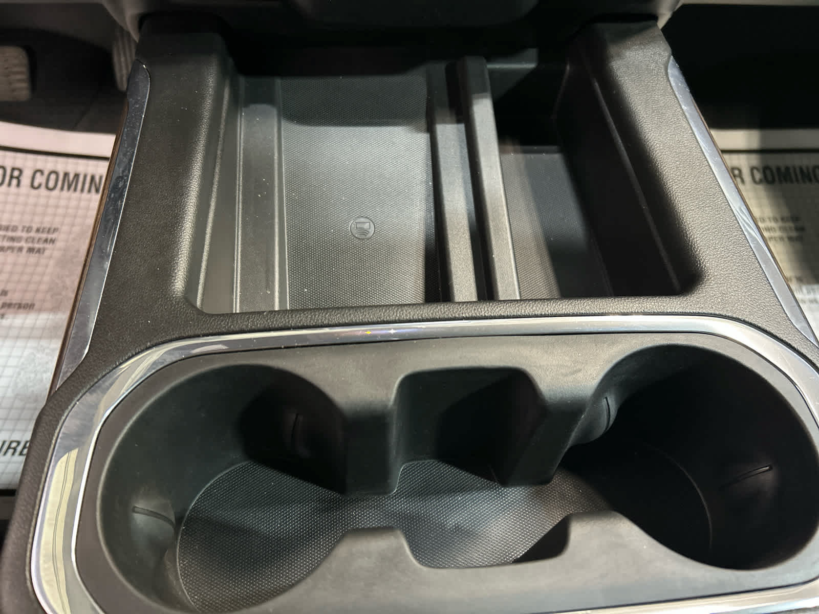 Used 2019 Chevrolet Silverado 1500 High Country w/ Technology Package AWD/4WD image 18
