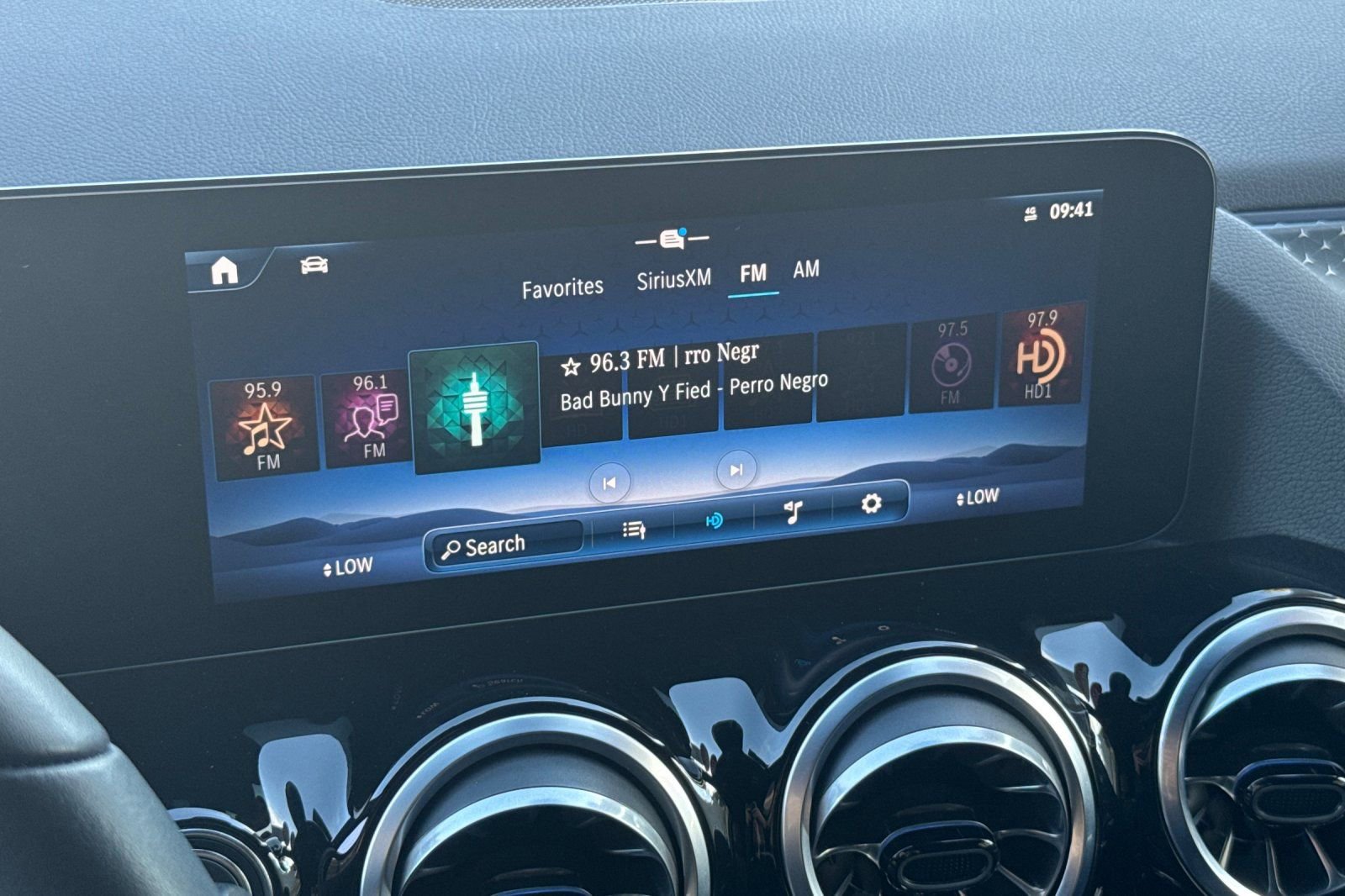 Certified 2025 Mercedes-Benz GLA 250 image 21