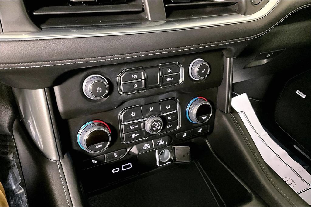 Used 2021 Chevrolet Tahoe Z71 image 32