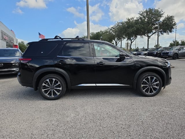 New 2026 Nissan Pathfinder Platinum FWD image 9
