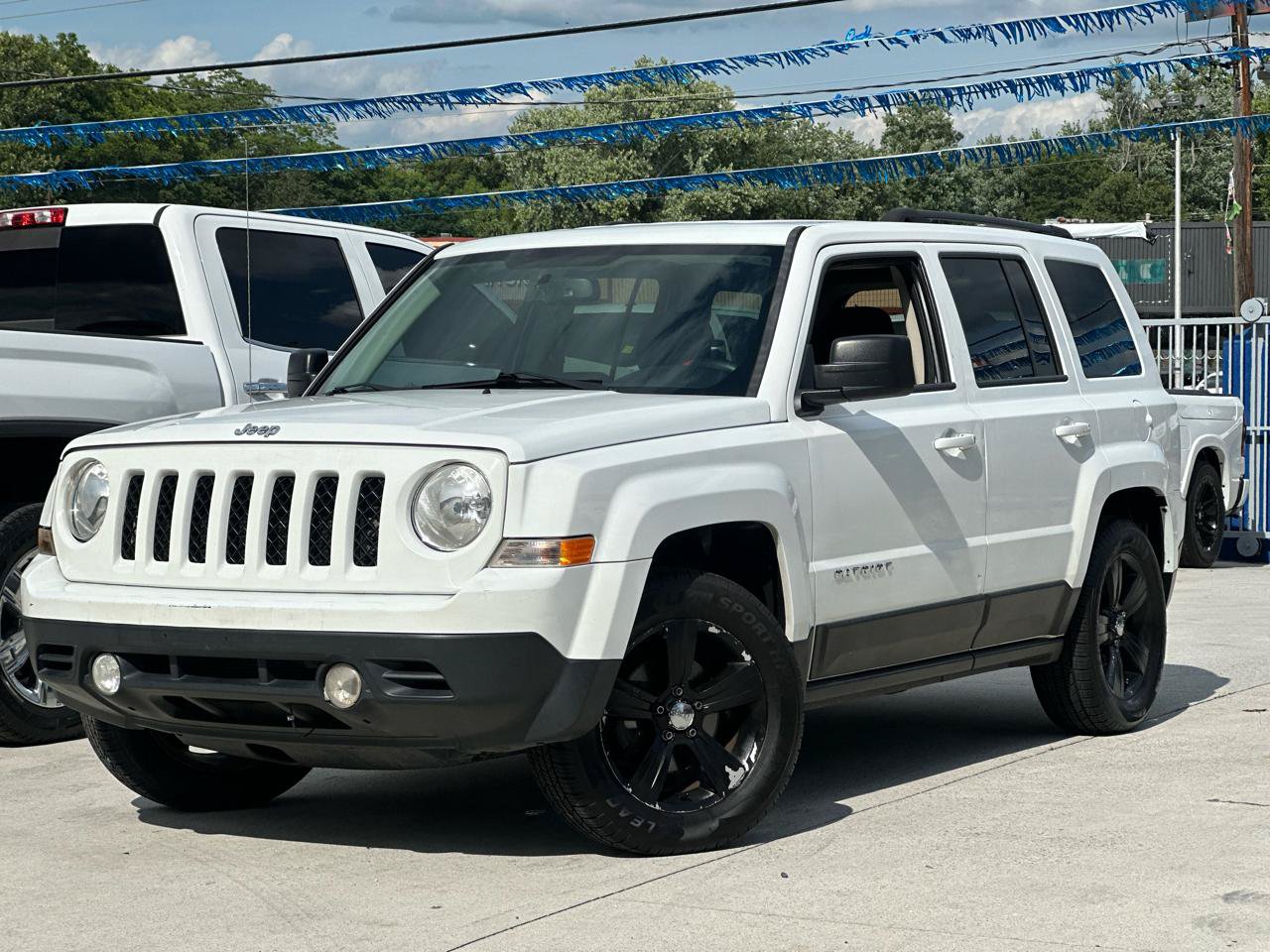 Used 2017 Jeep Patriot Latitude FWD image 4