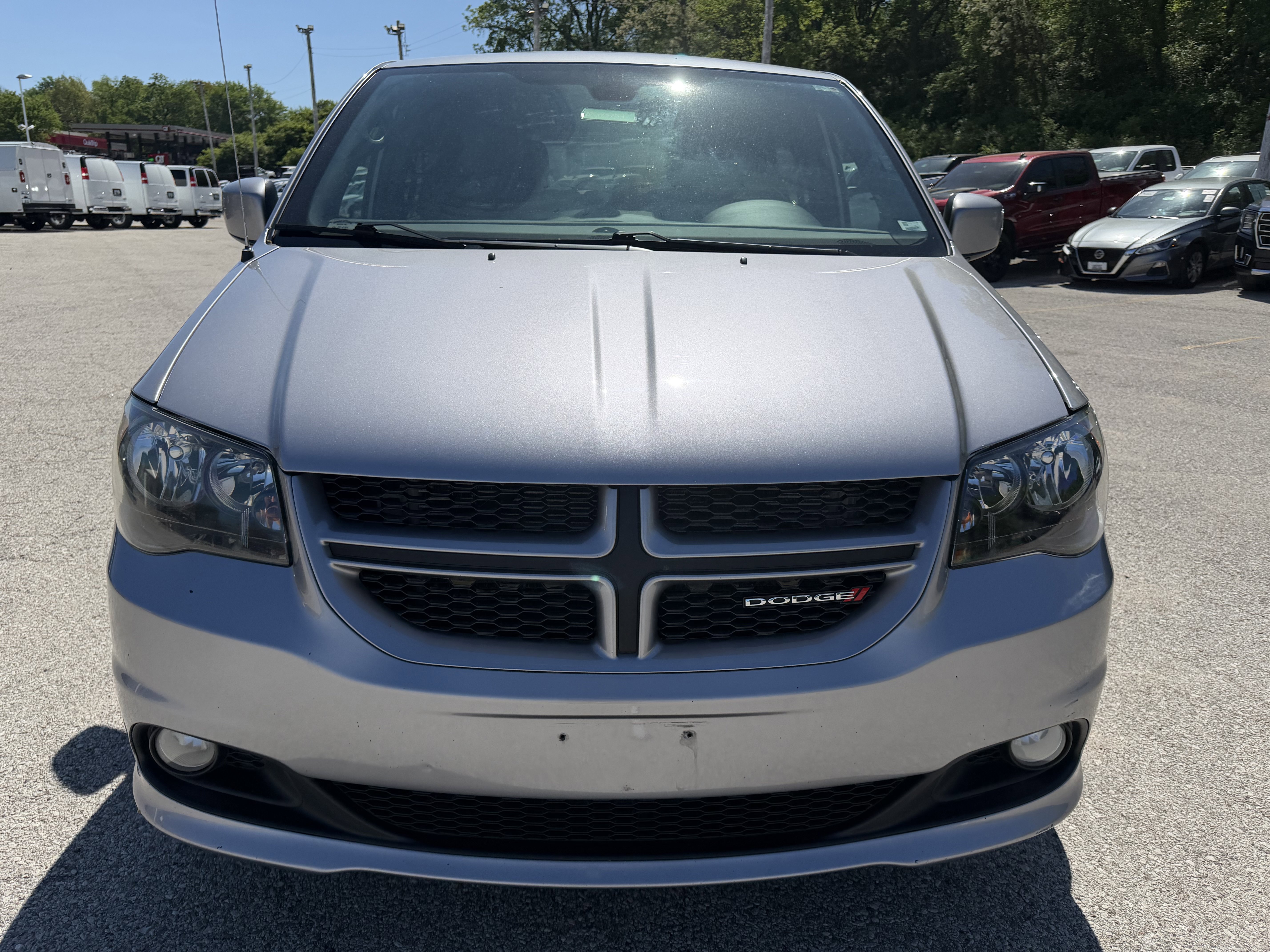 Used 2019 Dodge Grand Caravan GT image 2