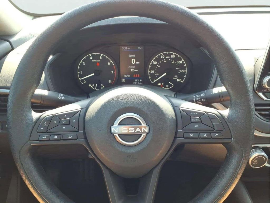 Used 2025 Nissan Altima 2.5 S FWD image 14