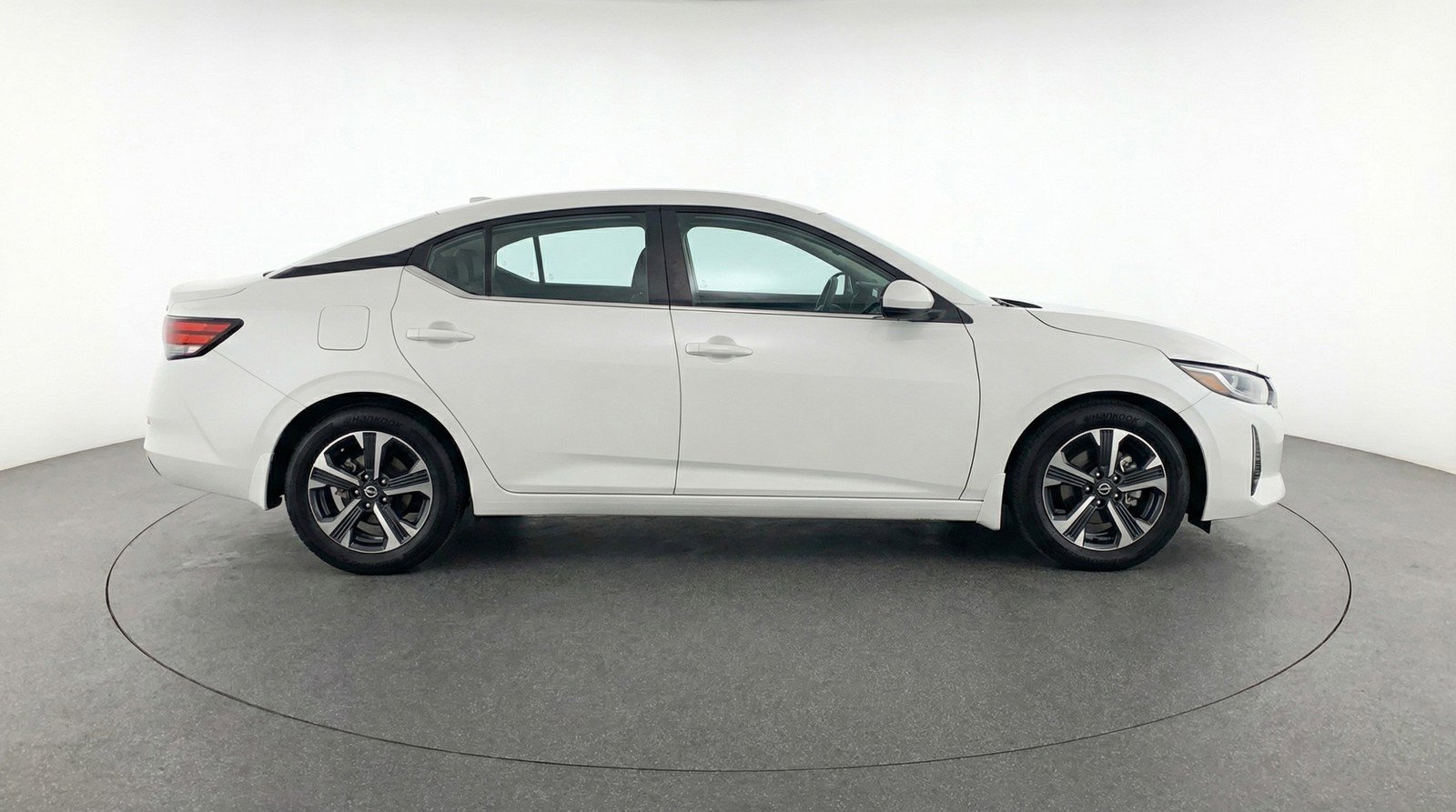 Used 2025 Nissan Sentra SV image 11