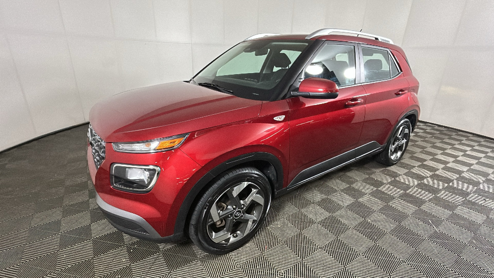 Certified 2024 Hyundai Venue SEL FWD image 8