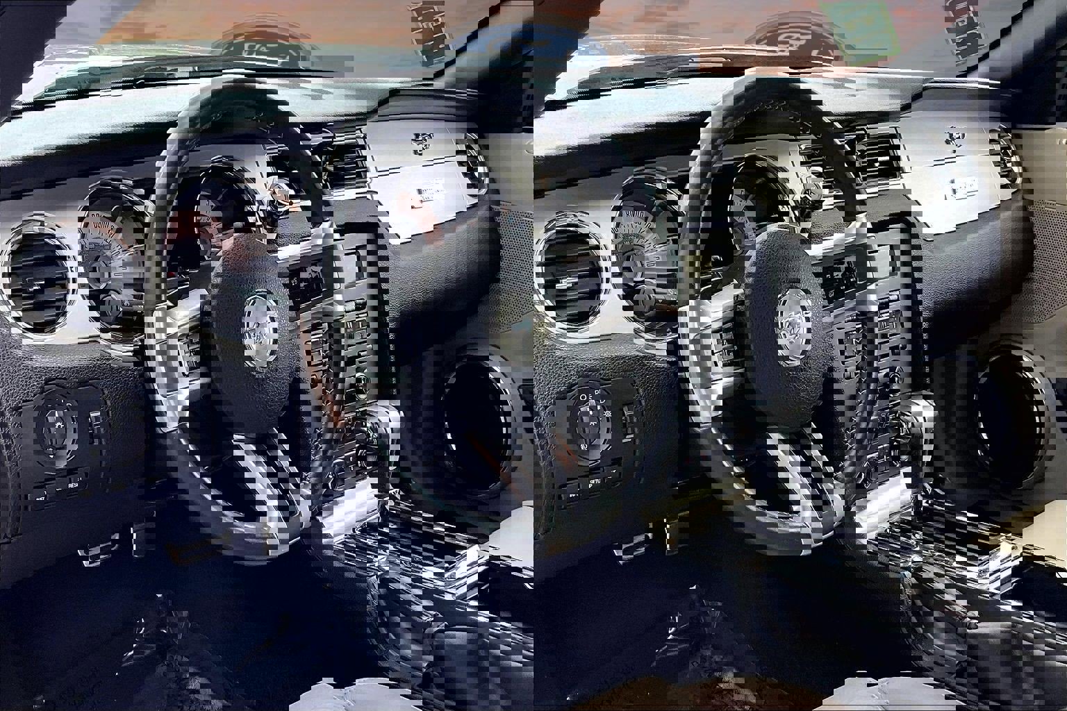 Used 2011 Ford Mustang GT Premium w/ Comfort Pkg RWD image 14