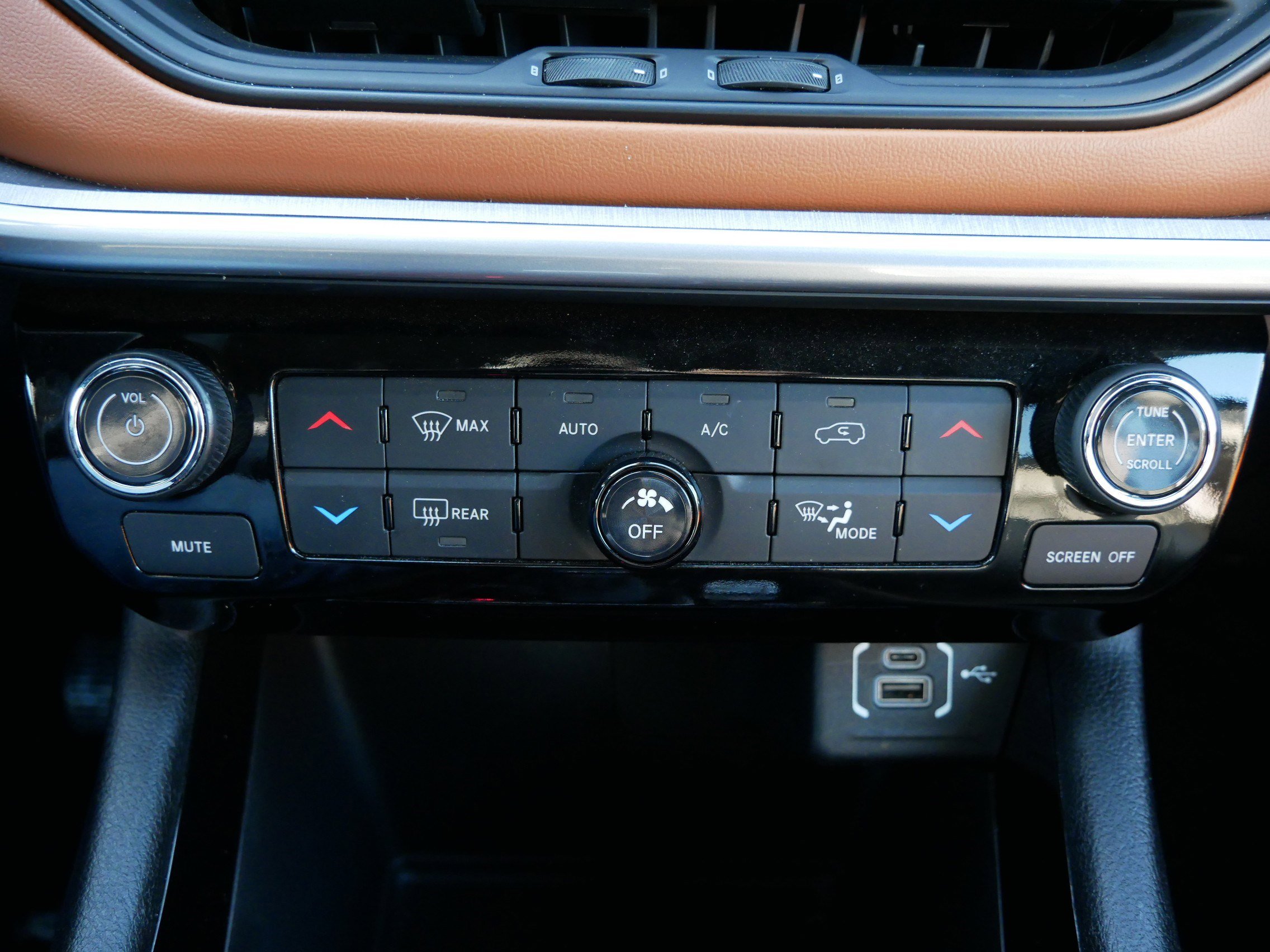 Used 2024 Jeep Compass Limited image 22