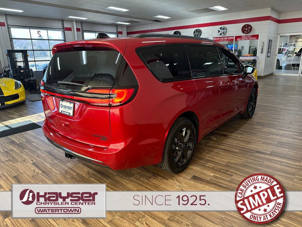 New 2026 Chrysler Pacifica Limited w/ S Appearance Package image 5