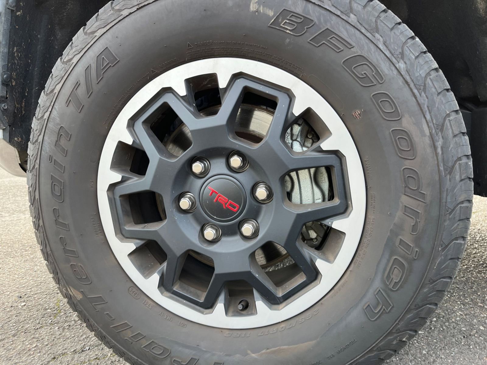 Used 2025 Toyota Tacoma TRD Off-Road image 30