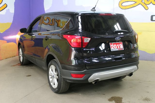 Used 2019 Ford Escape SE w/ Ford Safe & Smart Package FWD image 5