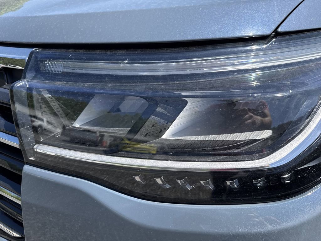 Used 2025 Ford Explorer Active w/ Active Comfort Package AWD/4WD image 7