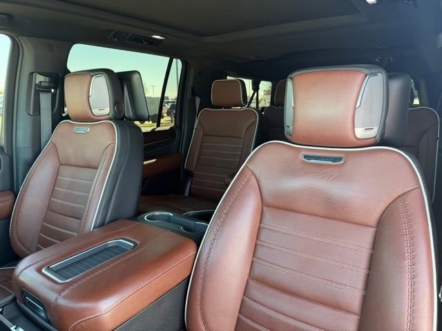Used 2023 GMC Yukon XL Denali Ultimate image 12