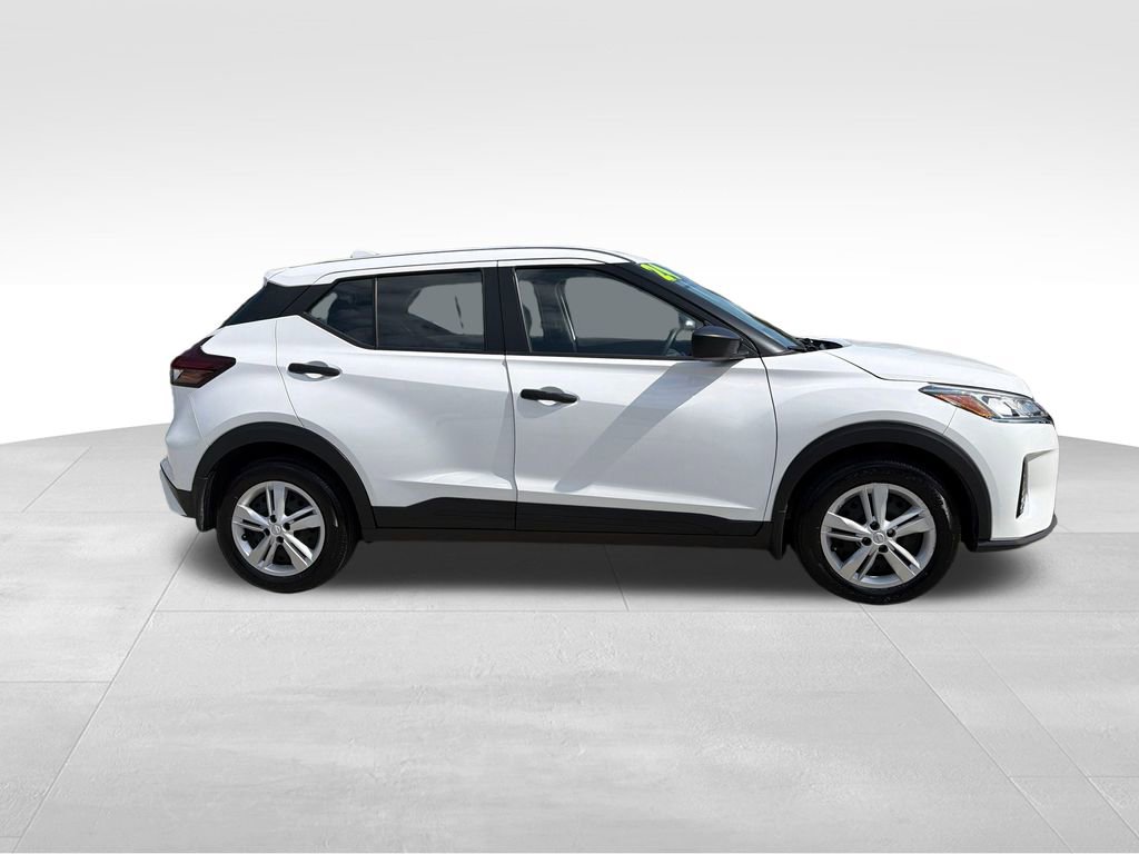 Used 2024 Nissan Kicks S FWD image 9