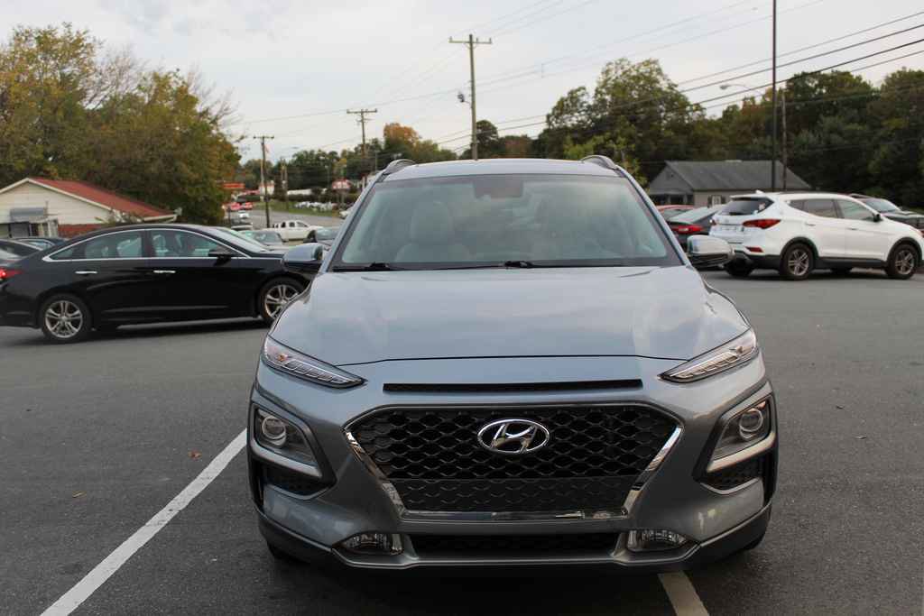 Used 2021 Hyundai Kona Limited w/ Cargo Package image 2